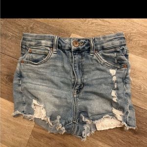 American eagle curvy high rise shorts D27